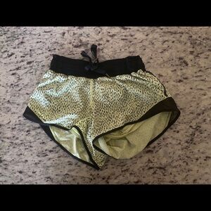 Lululemon hotty hots